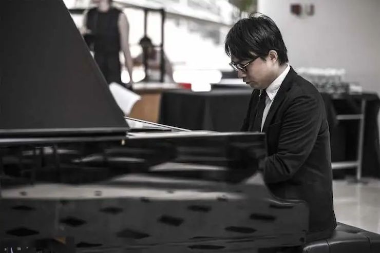 宋思衡的“宅抗疫” | 挑战主播、筹集口罩、闭关作曲，这位取消了20场演出的钢琴家原来这么忙！